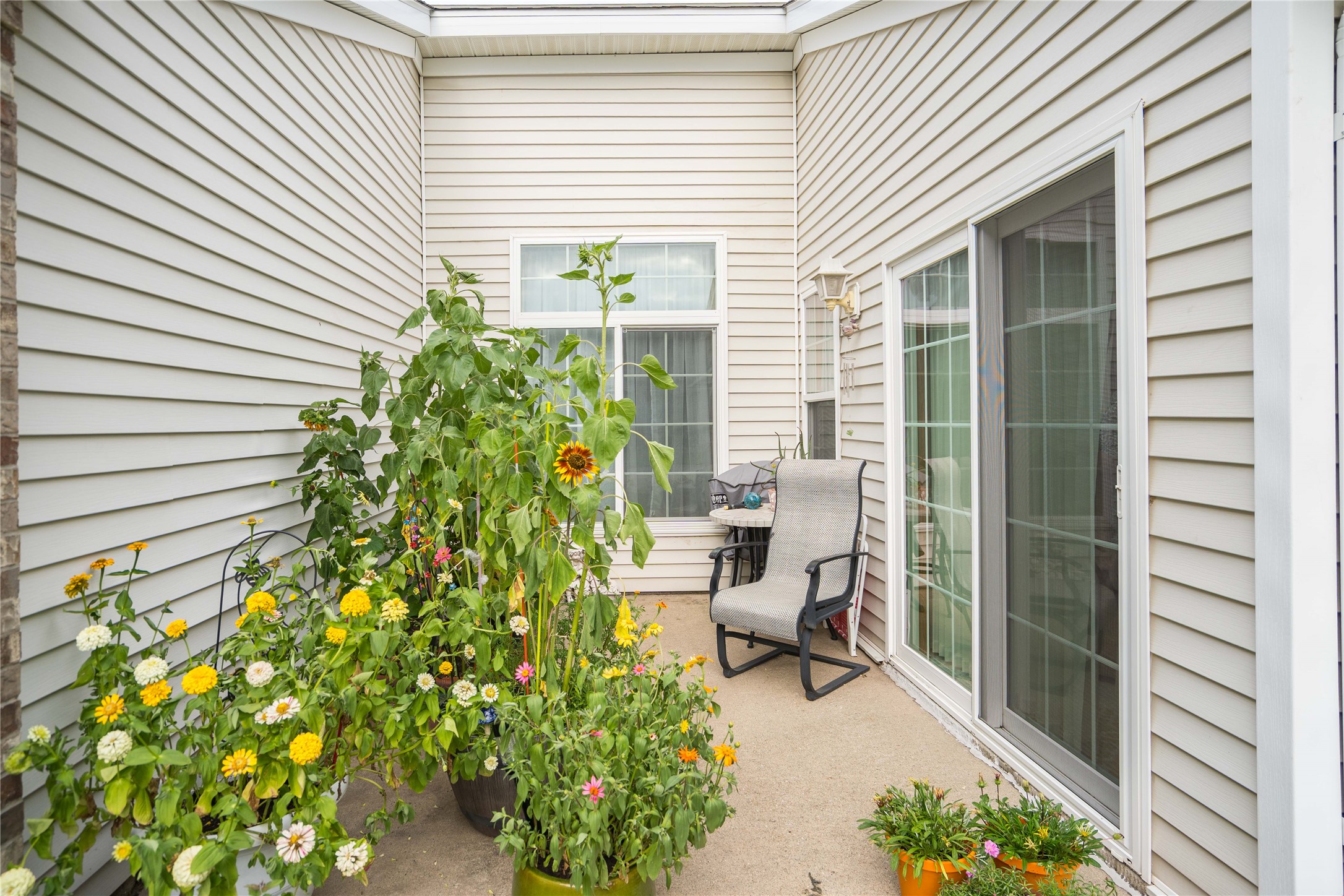 140 NW Georgetown Boulevard 7