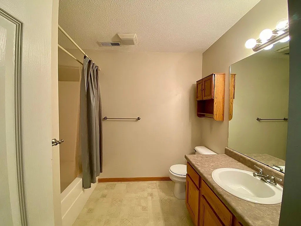 1117 NW Prairie Ridge Drive