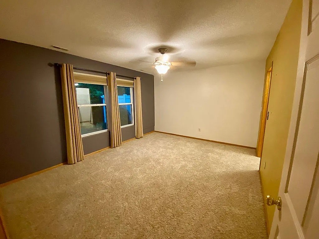 1117 NW Prairie Ridge Drive