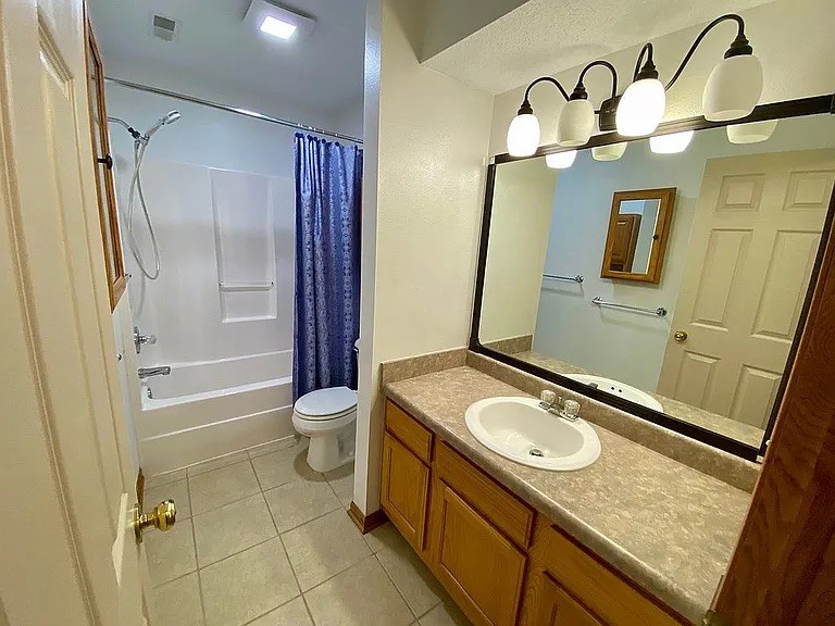 1117 NW Prairie Ridge Drive