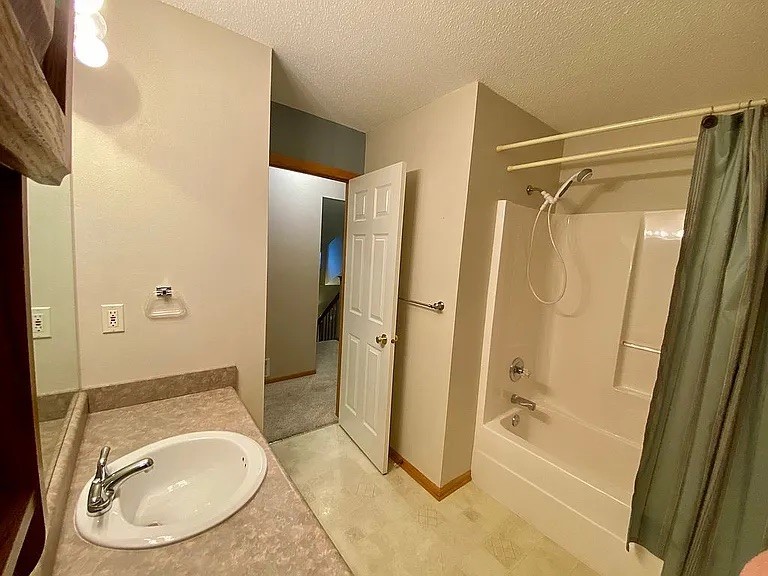 1117 NW Prairie Ridge Drive