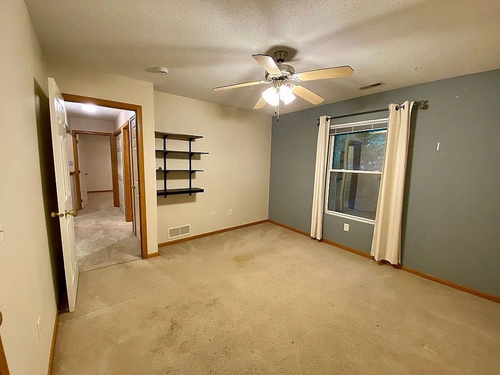 1117 NW Prairie Ridge Drive