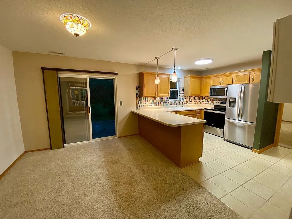 1117 NW Prairie Ridge Drive