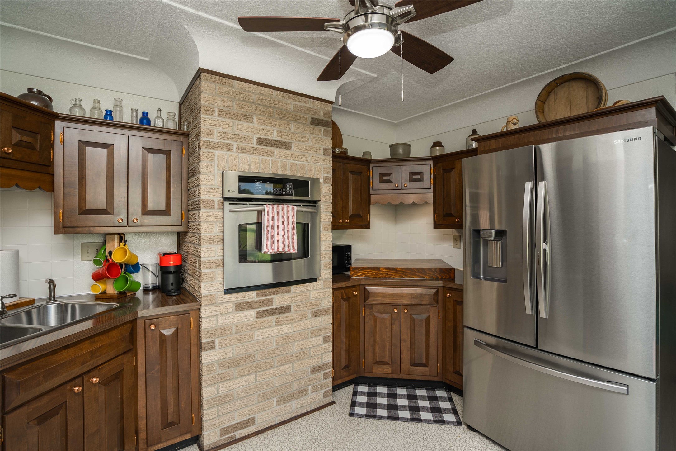 1115 Pleasant Street