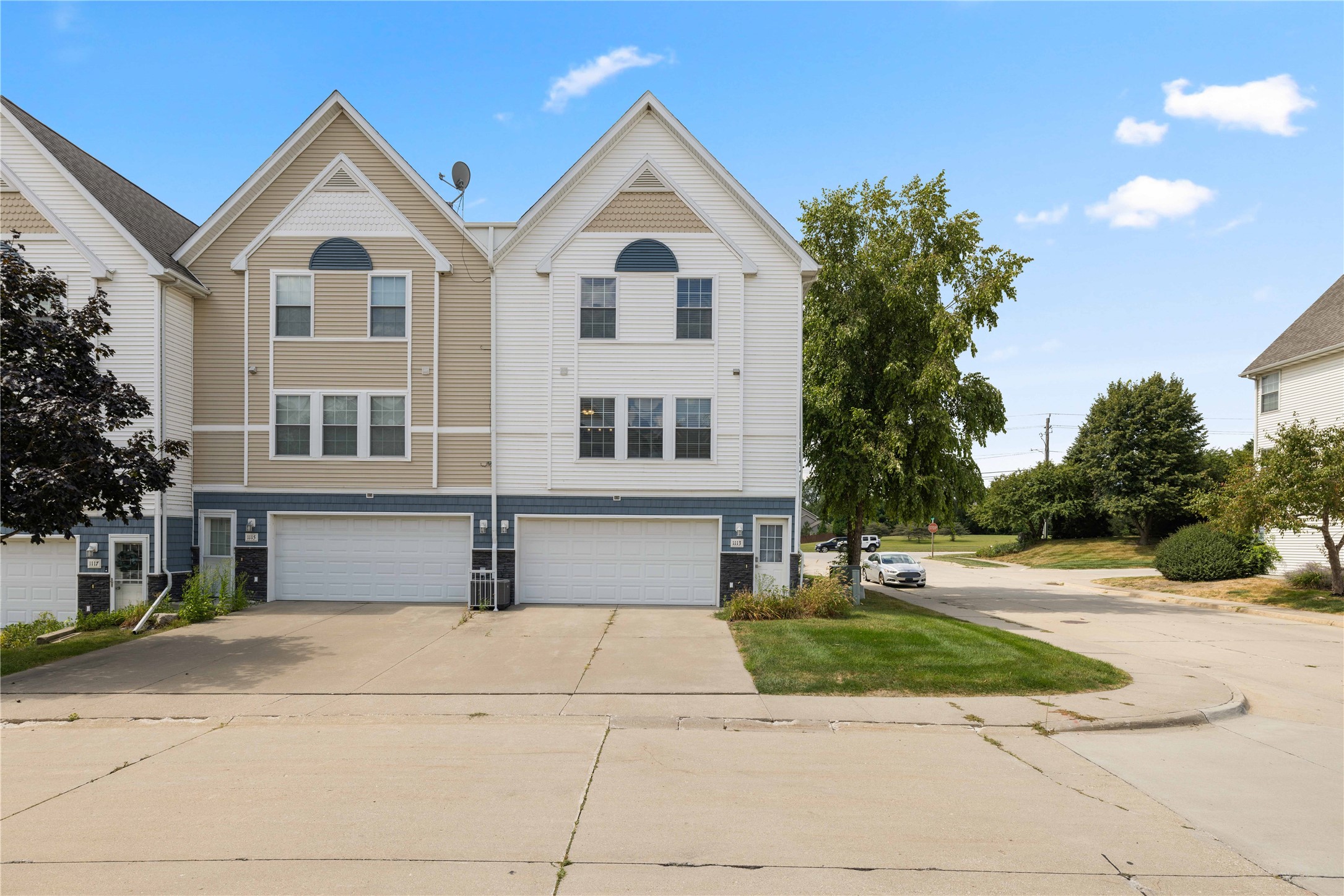 1113 SE Village View Lane