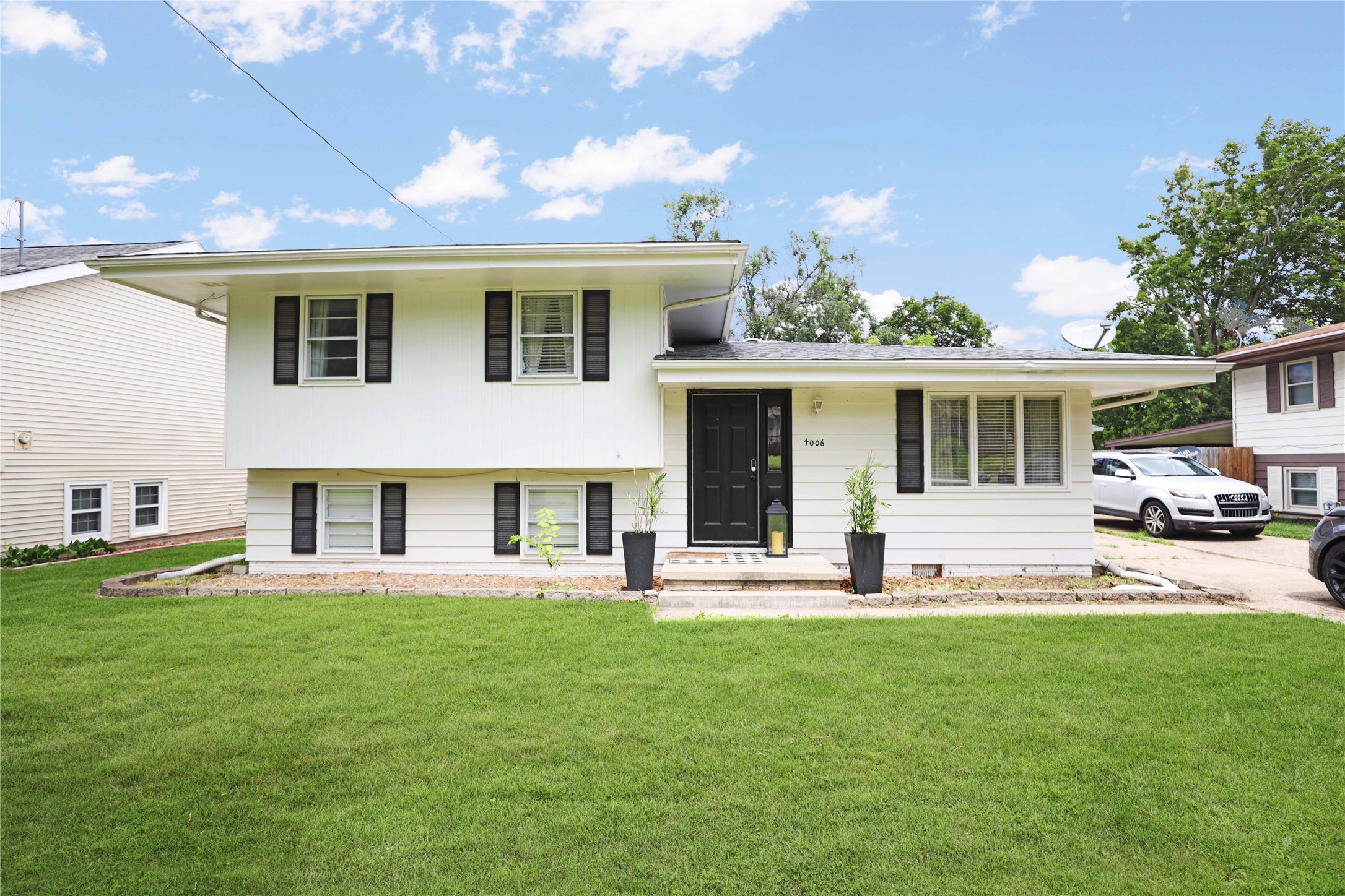 4006 E Garden Avenue