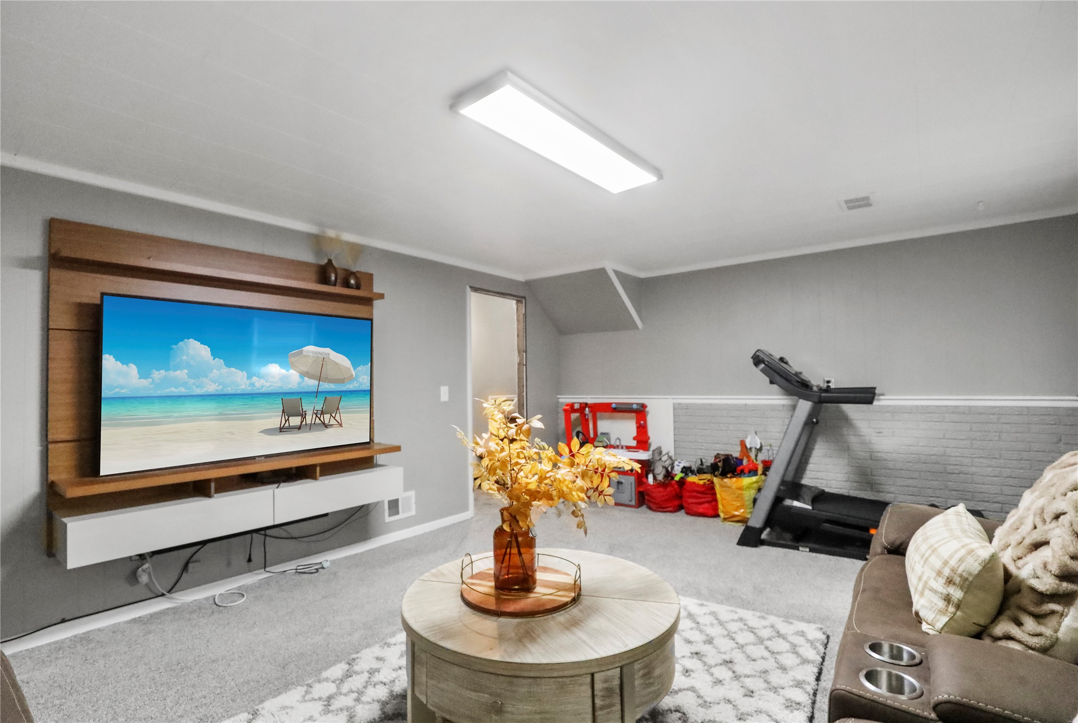 4006 E Garden Avenue