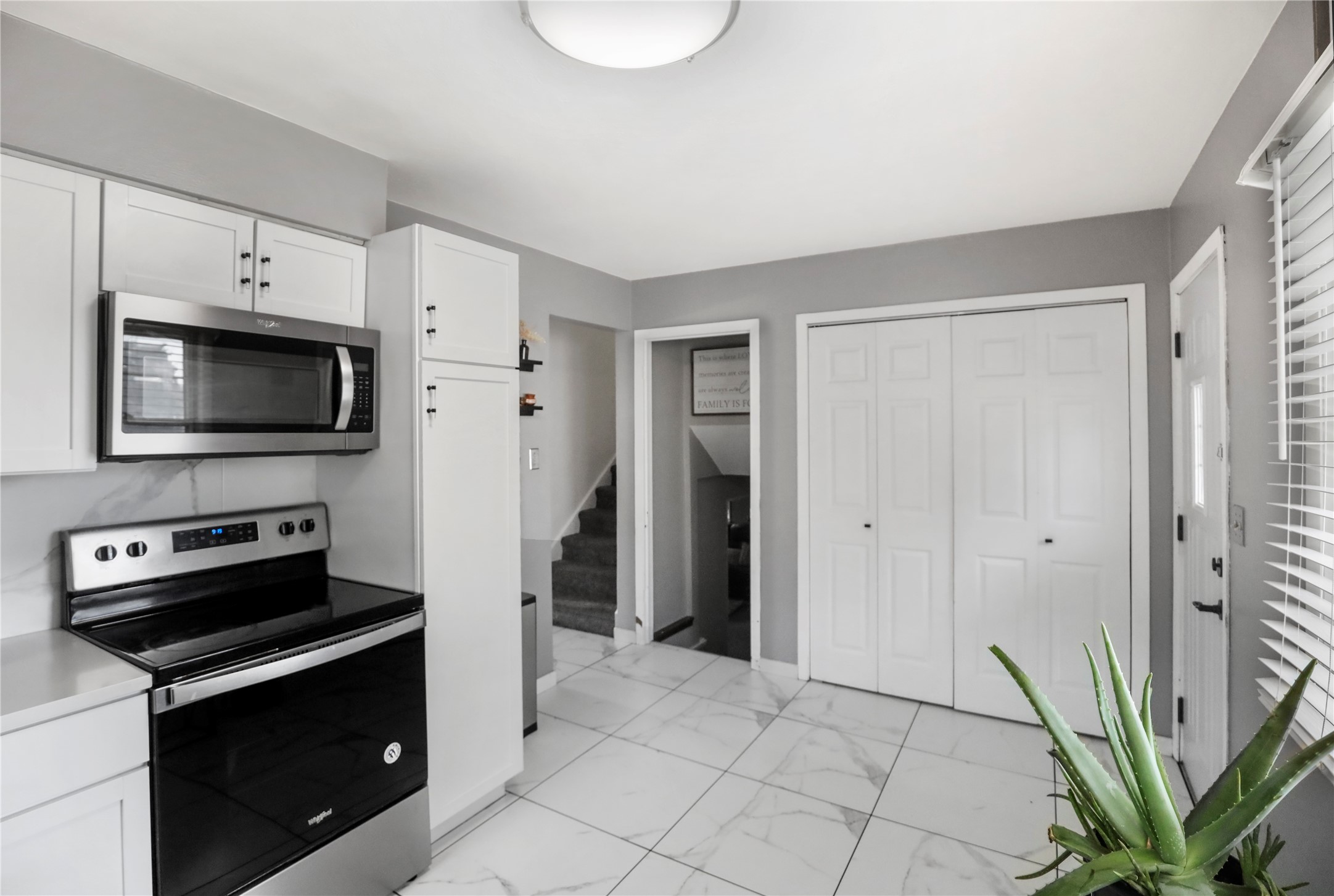 4006 E Garden Avenue