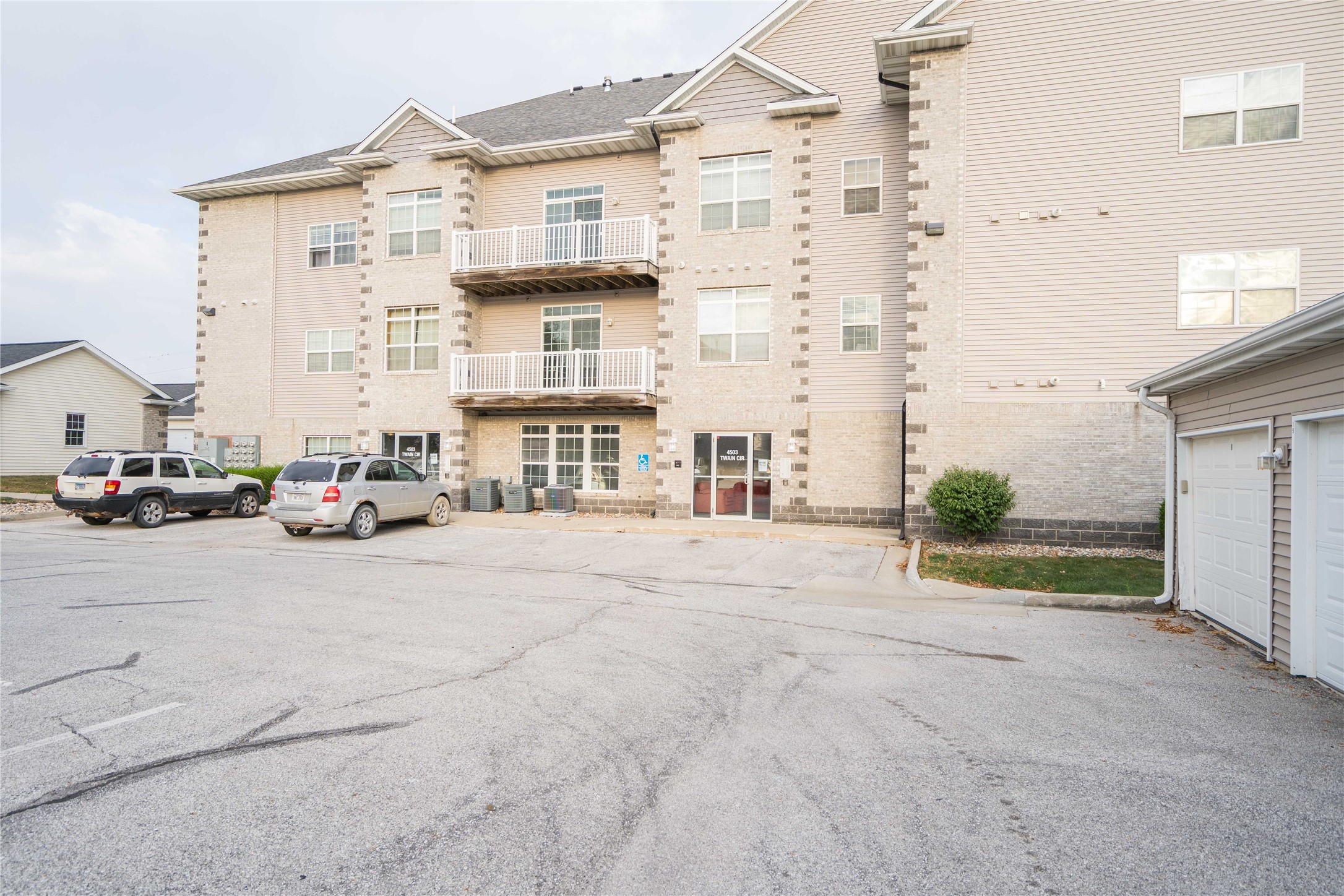 4503 Twain Circle 101