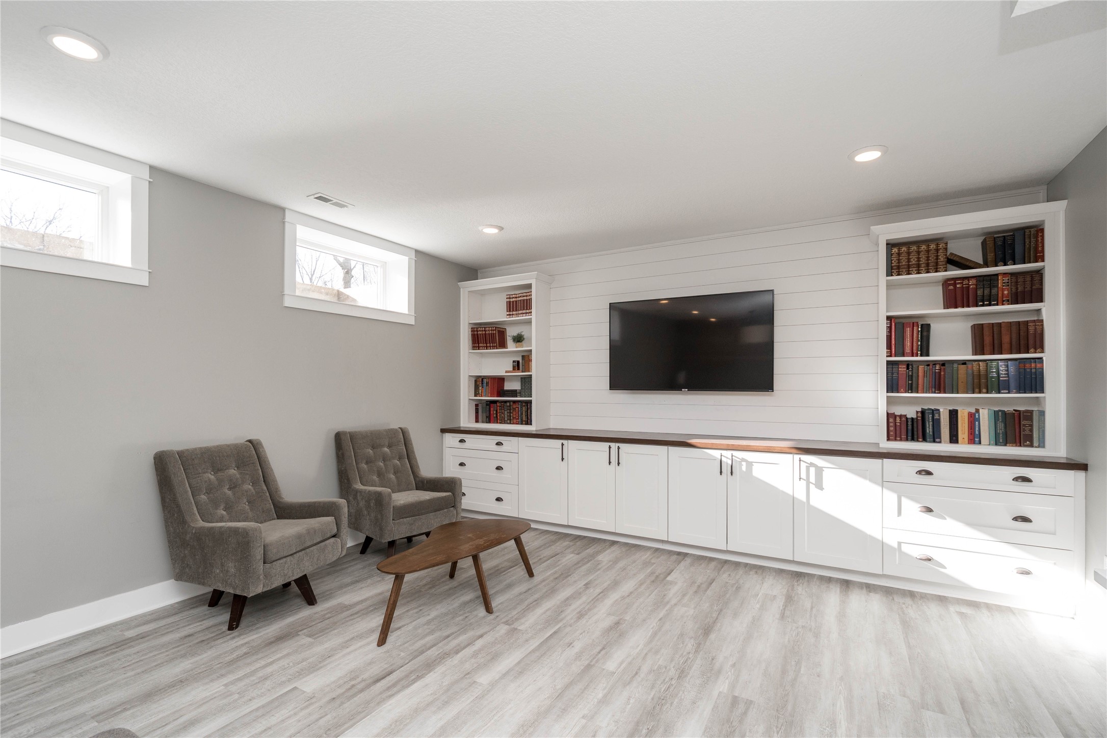 15008 Madison Avenue