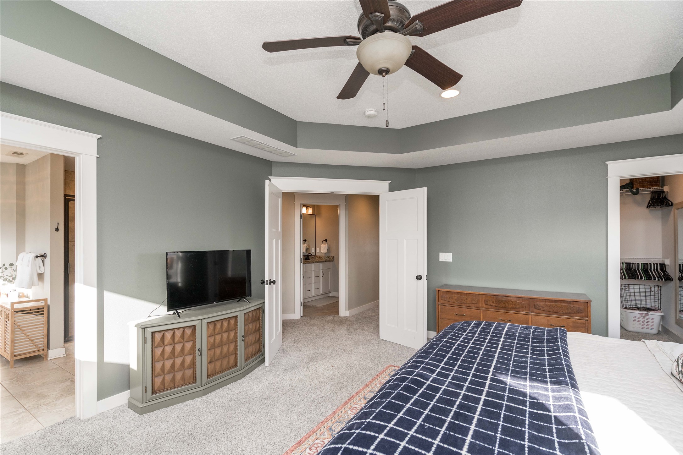 15008 Madison Avenue