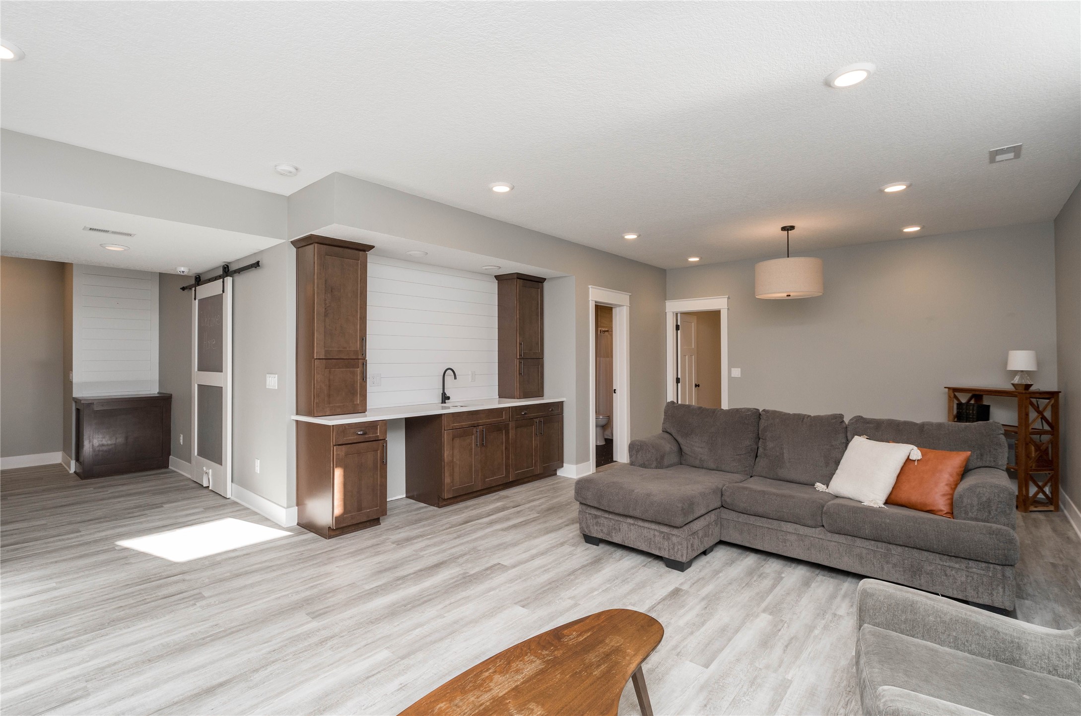 15008 Madison Avenue