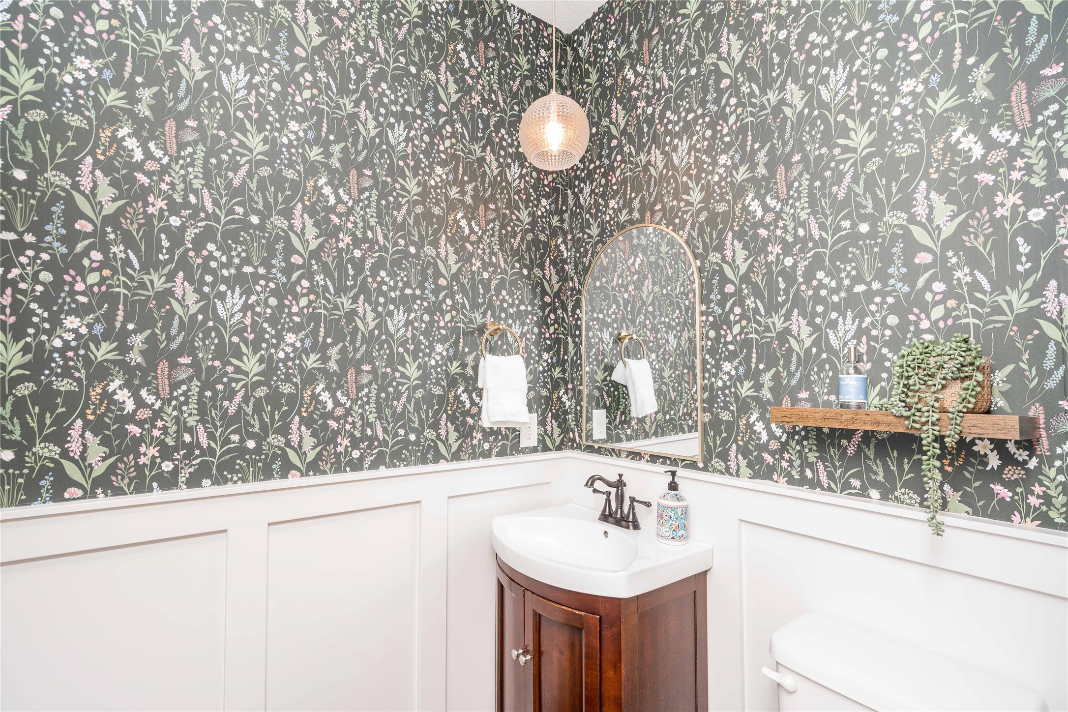 15008 Madison Avenue