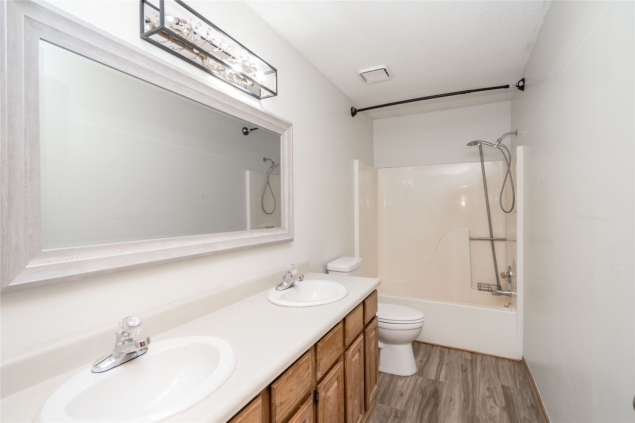 8214 Northview Drive