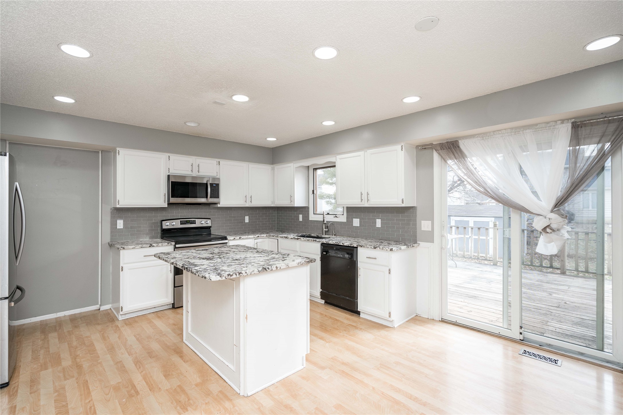 8214 Northview Drive