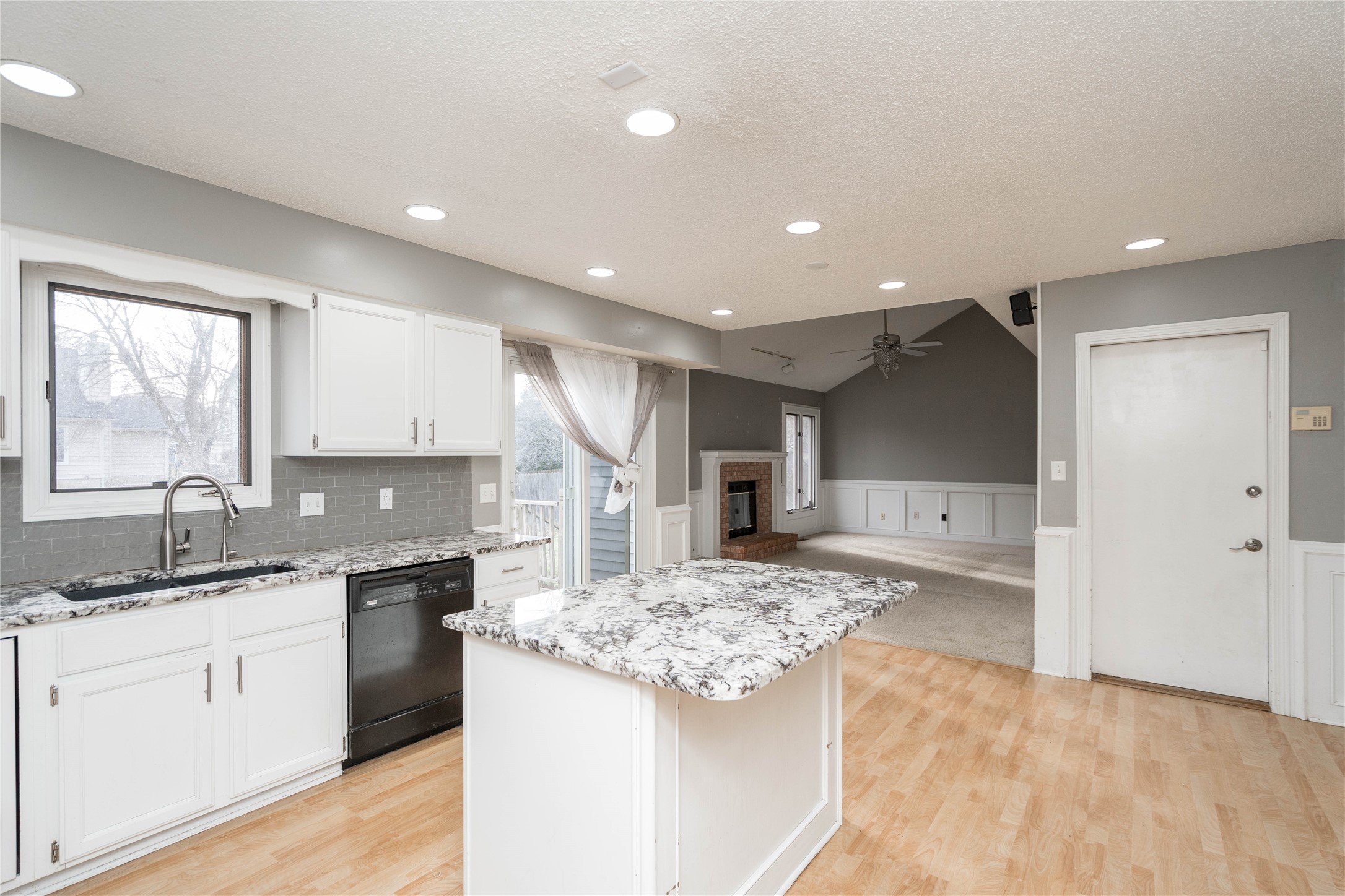 8214 Northview Drive