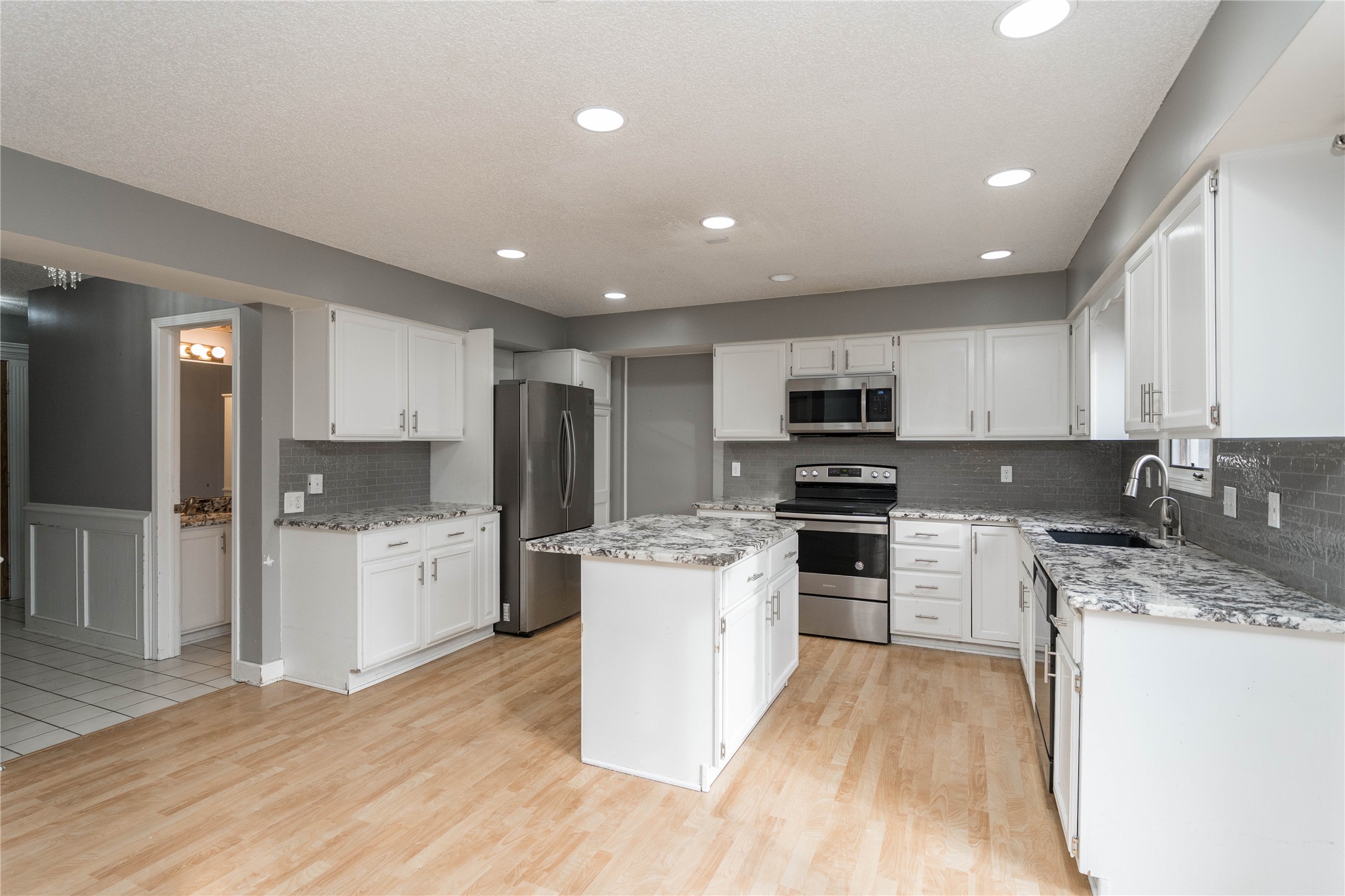 8214 Northview Drive