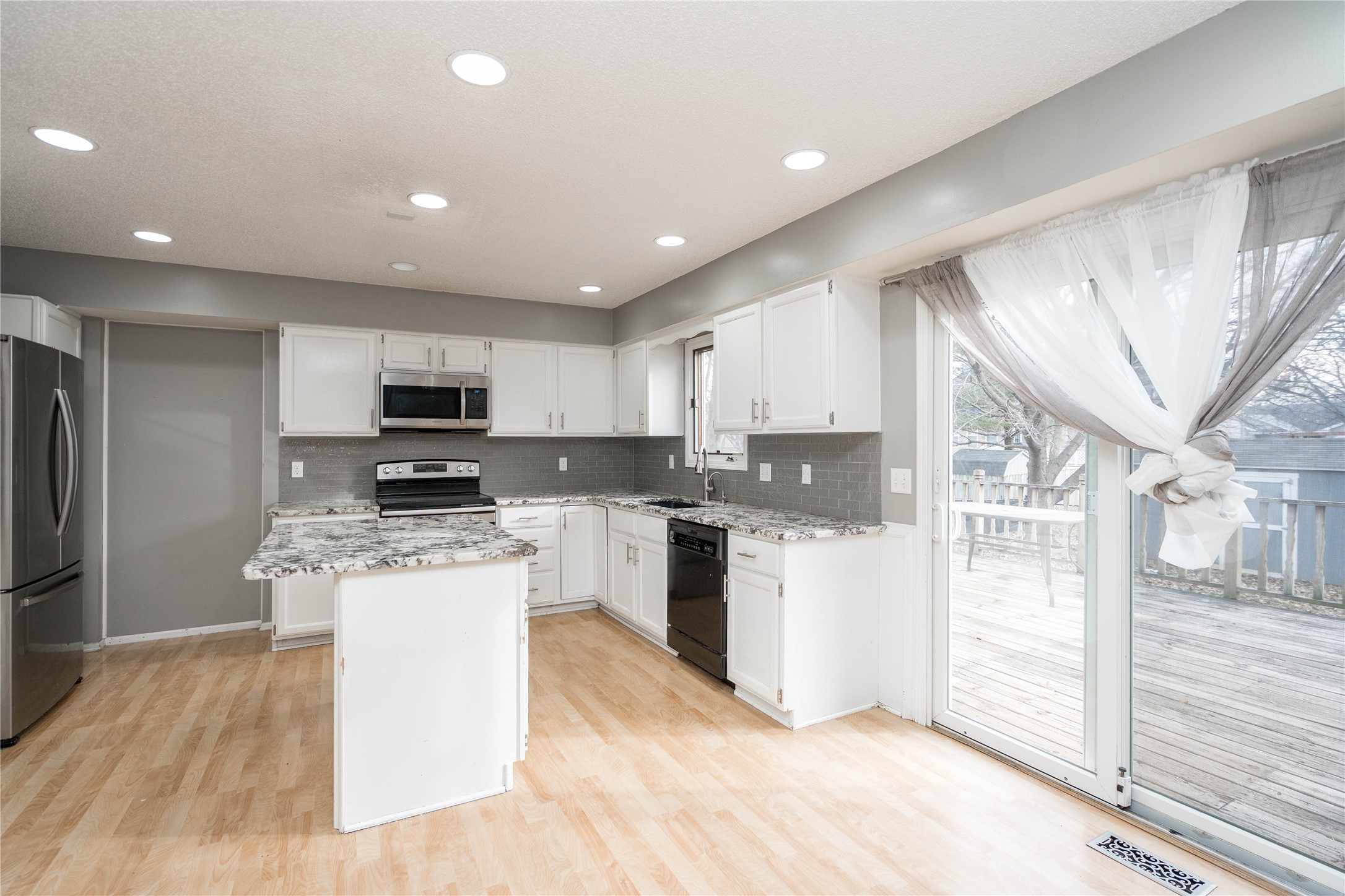 8214 Northview Drive