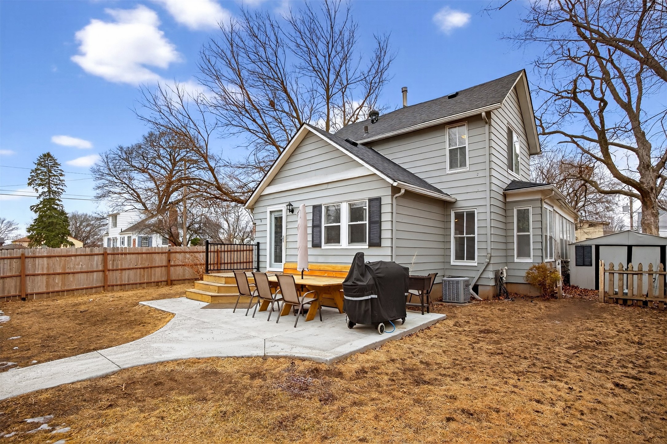5638 University Avenue
