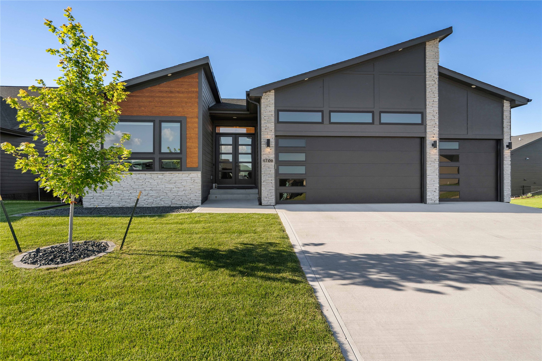 4706 NW 10th Street