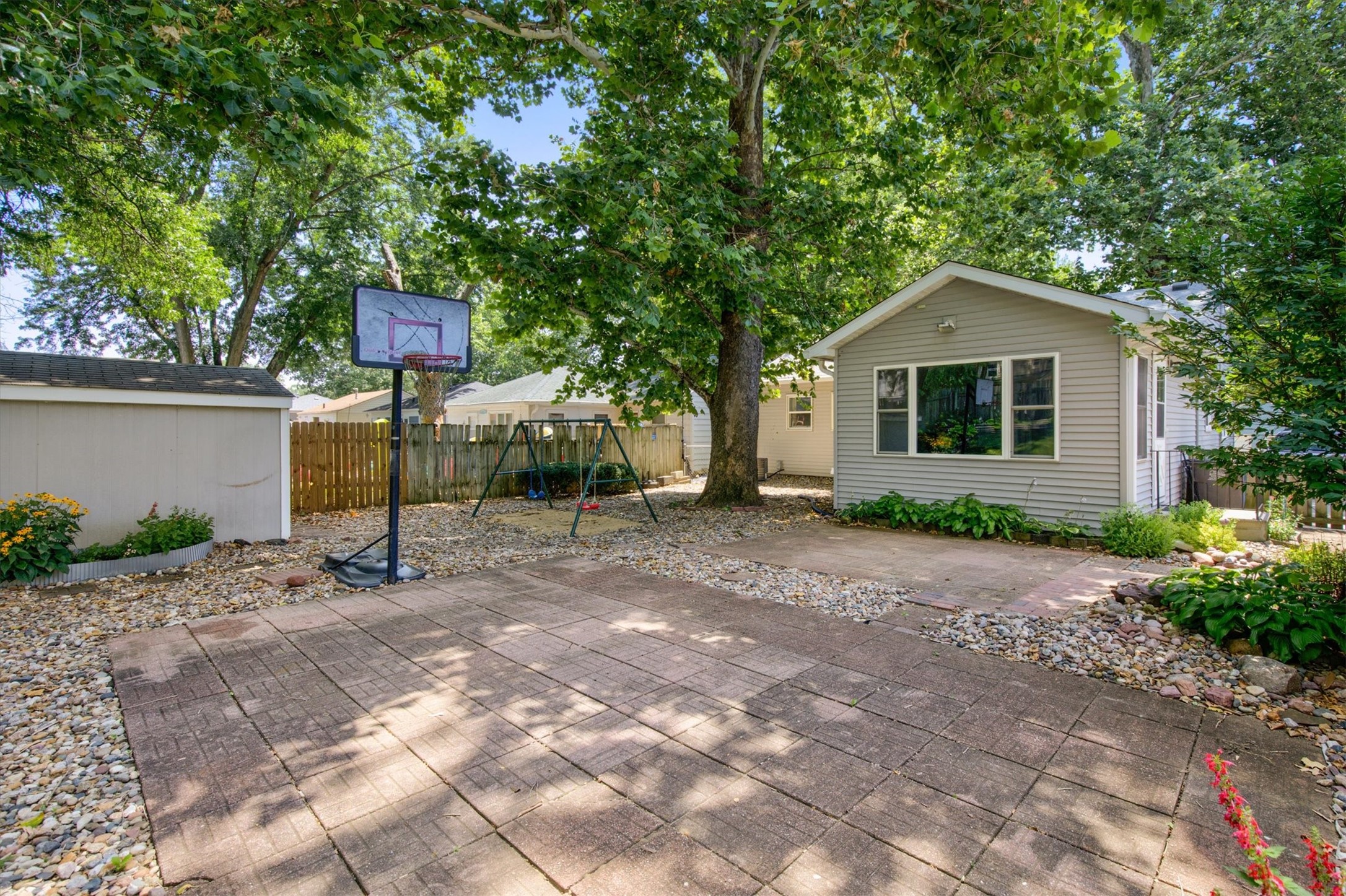 6105 Crown Lane