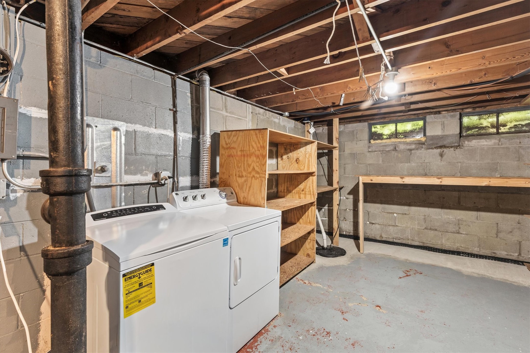 6105 Crown Lane