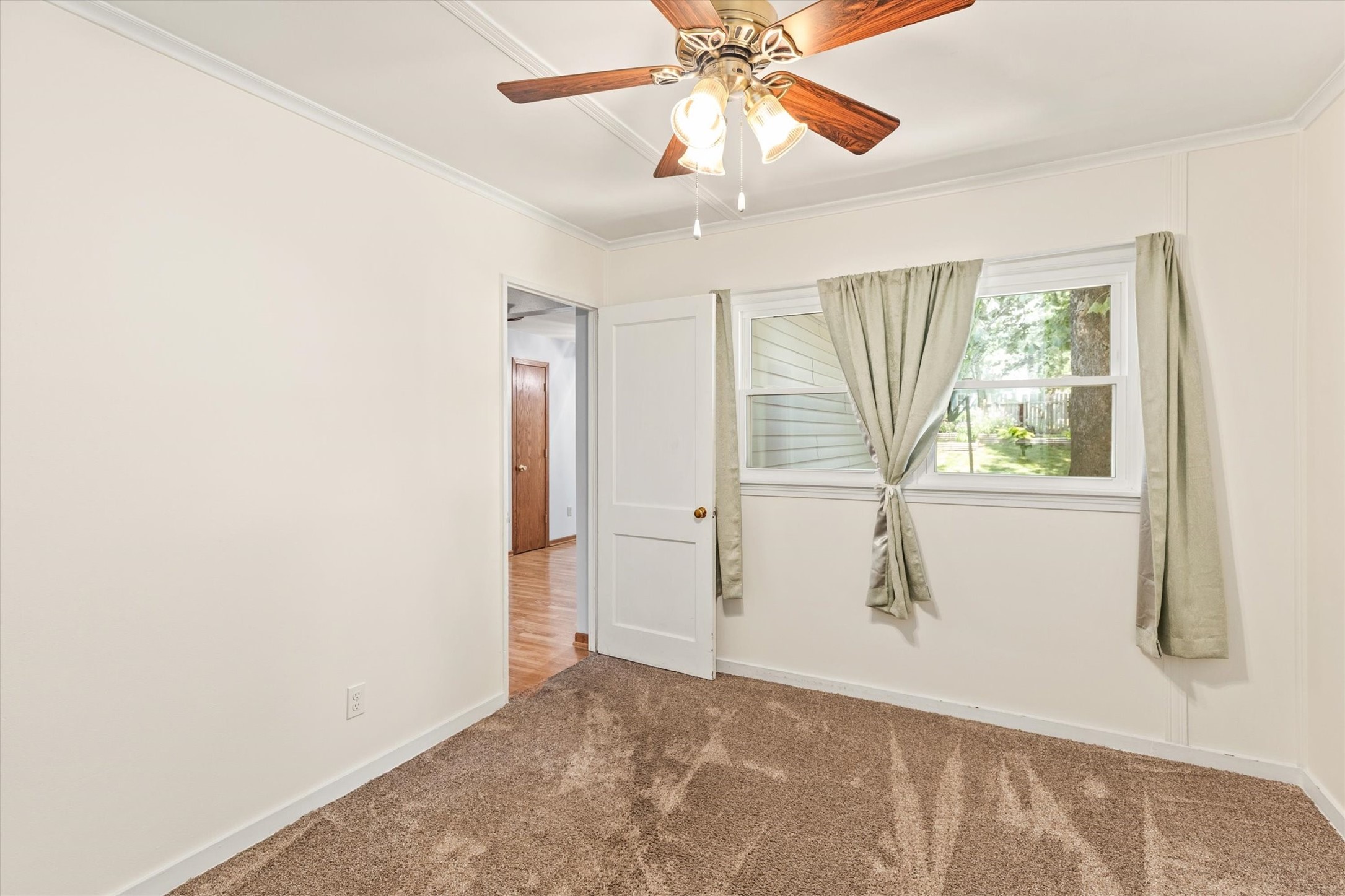 6105 Crown Lane