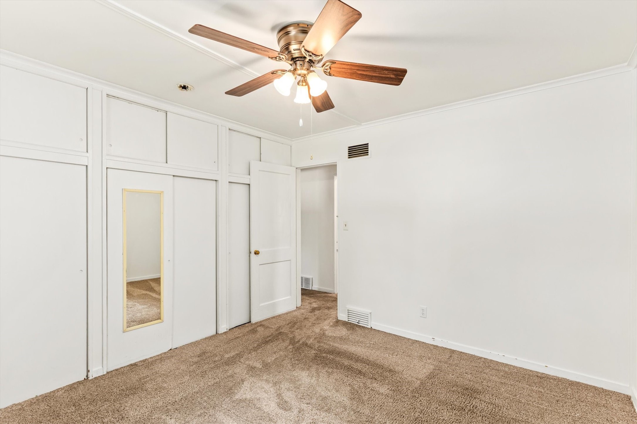 6105 Crown Lane