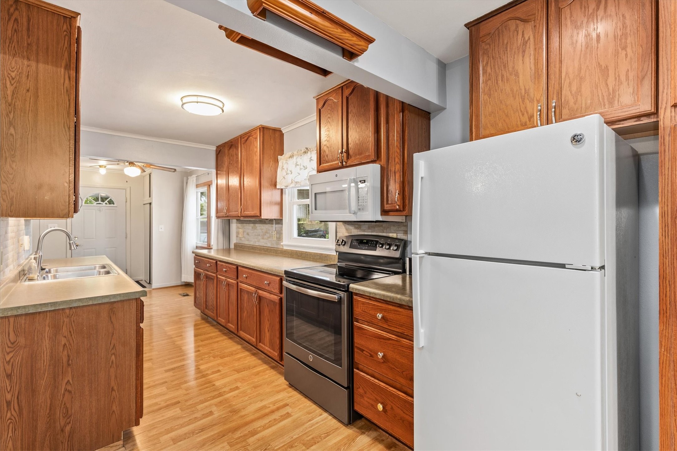 6105 Crown Lane