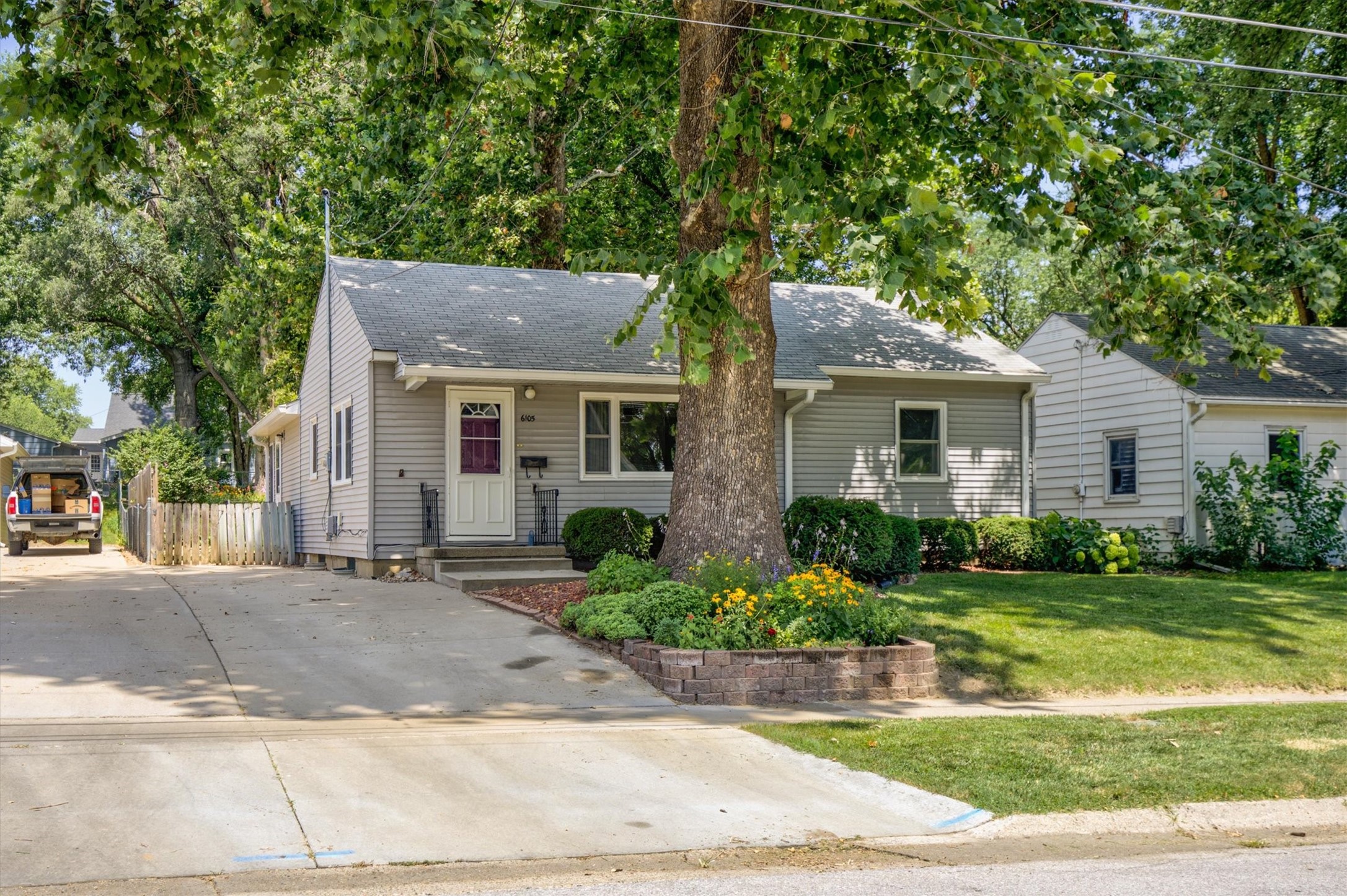 6105 Crown Lane