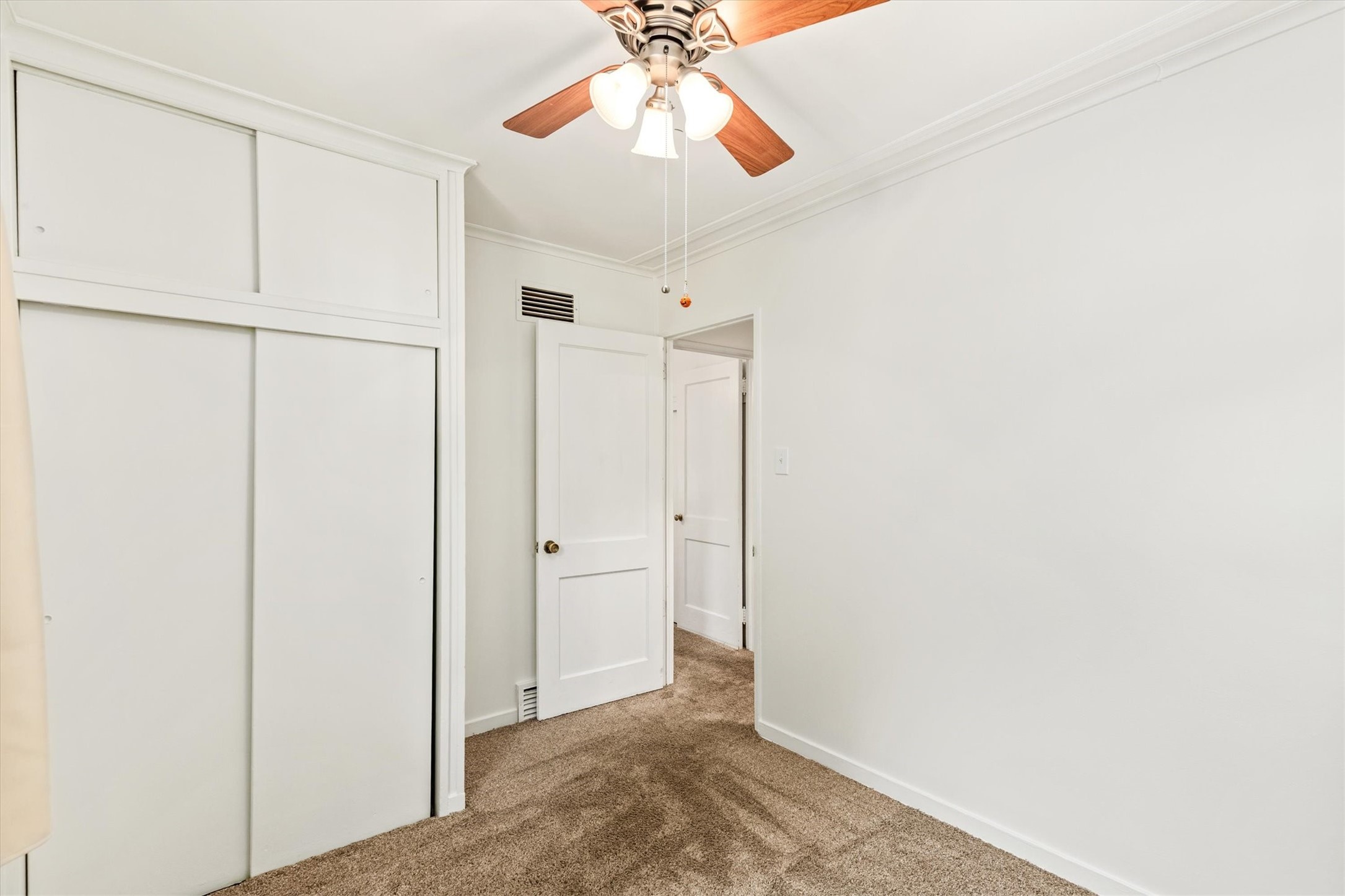 6105 Crown Lane