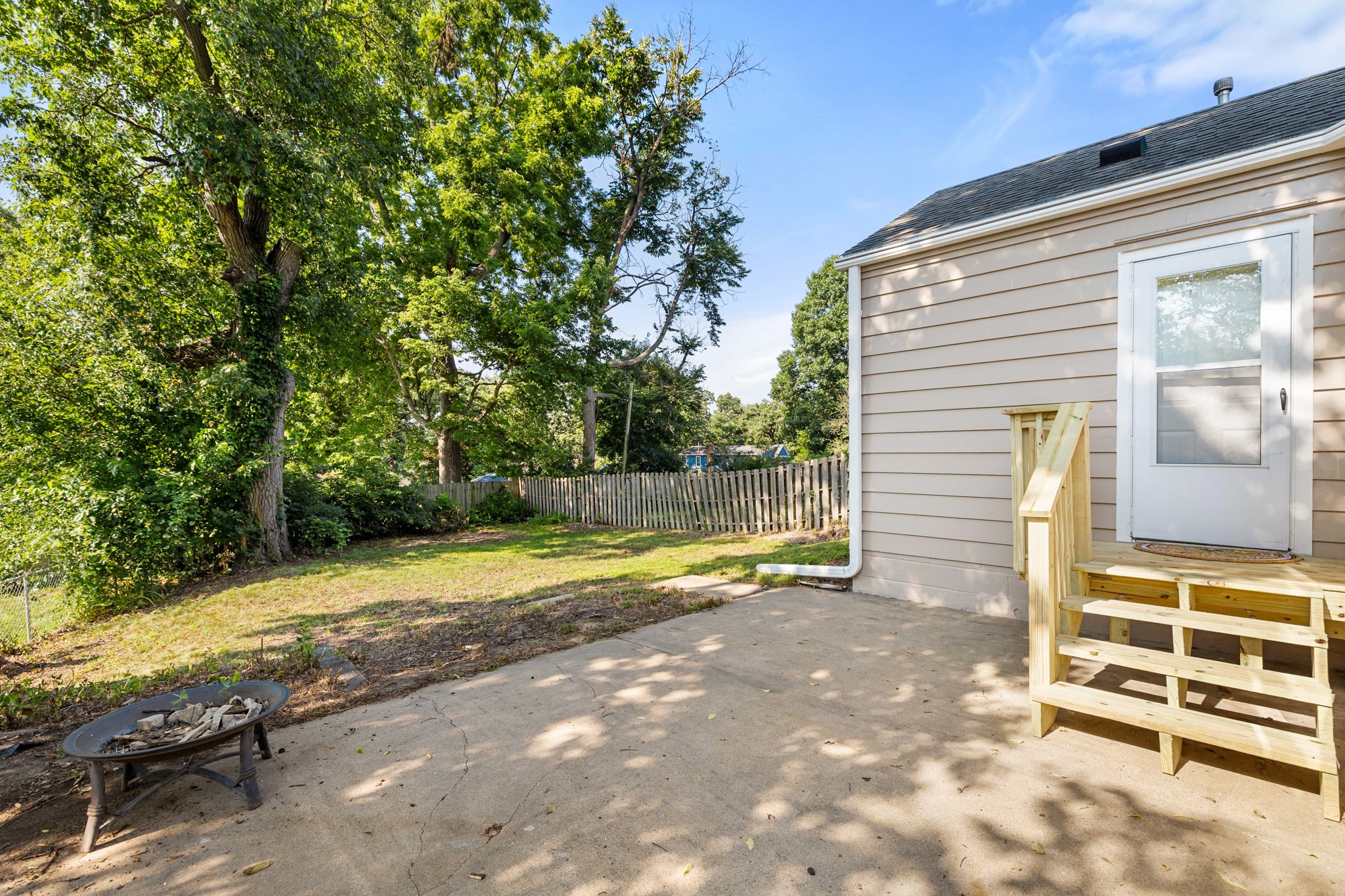 6116 Harwood Drive