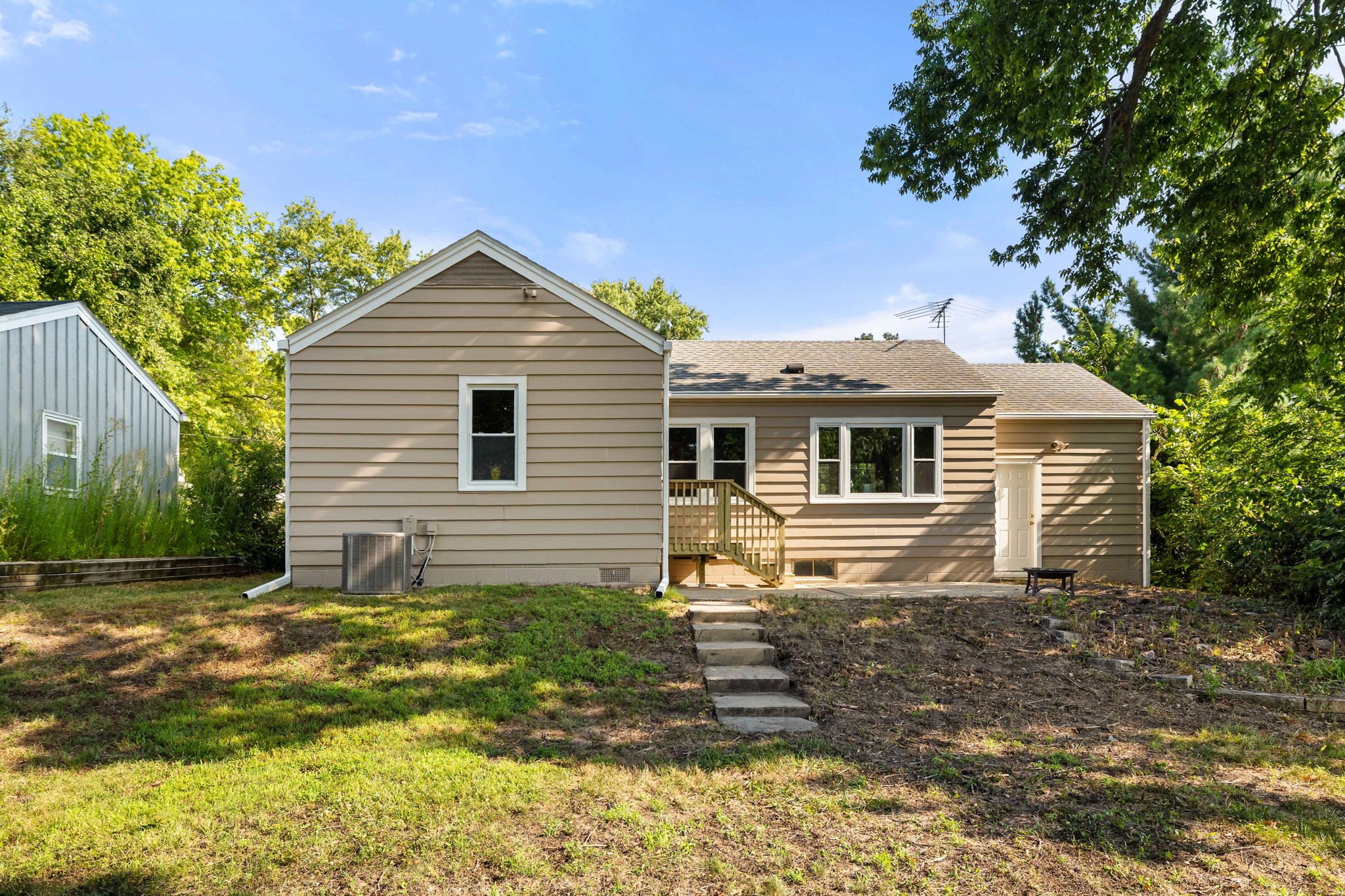 6116 Harwood Drive