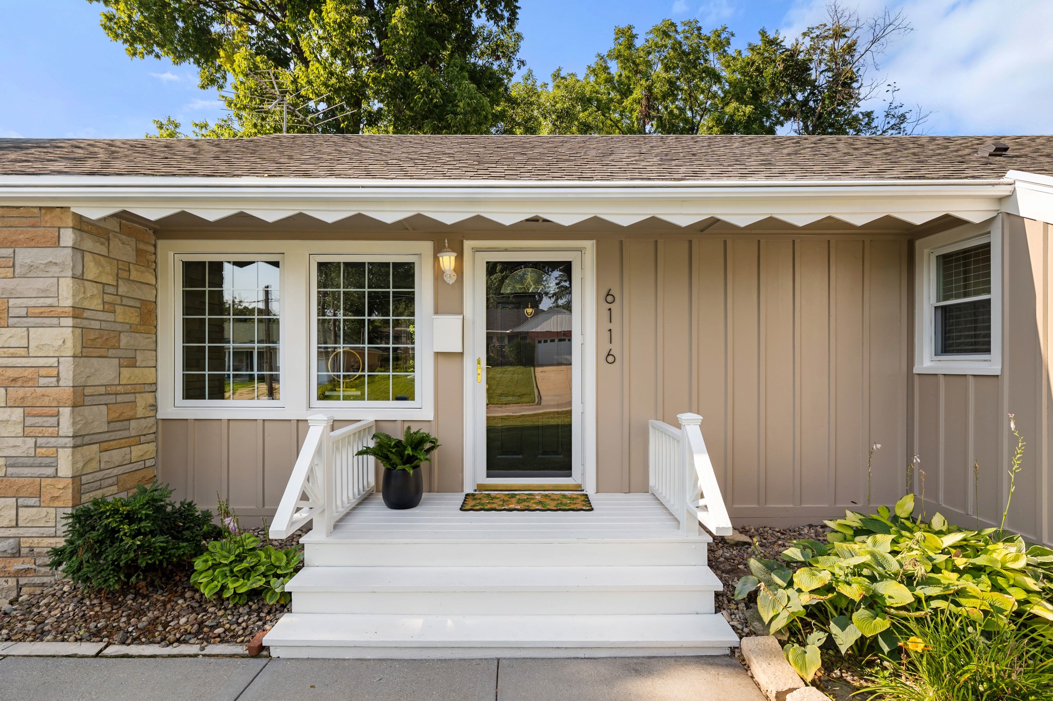 6116 Harwood Drive