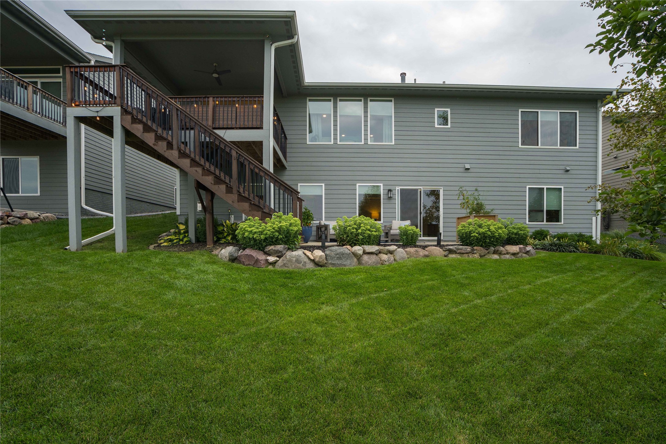 95 SE Waddell Way
