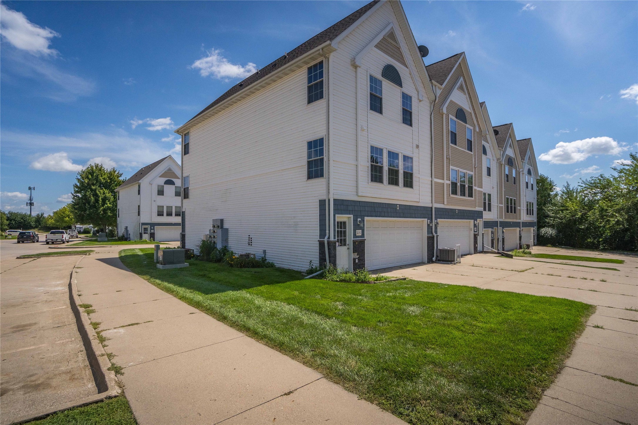1151 SE Village View Lane