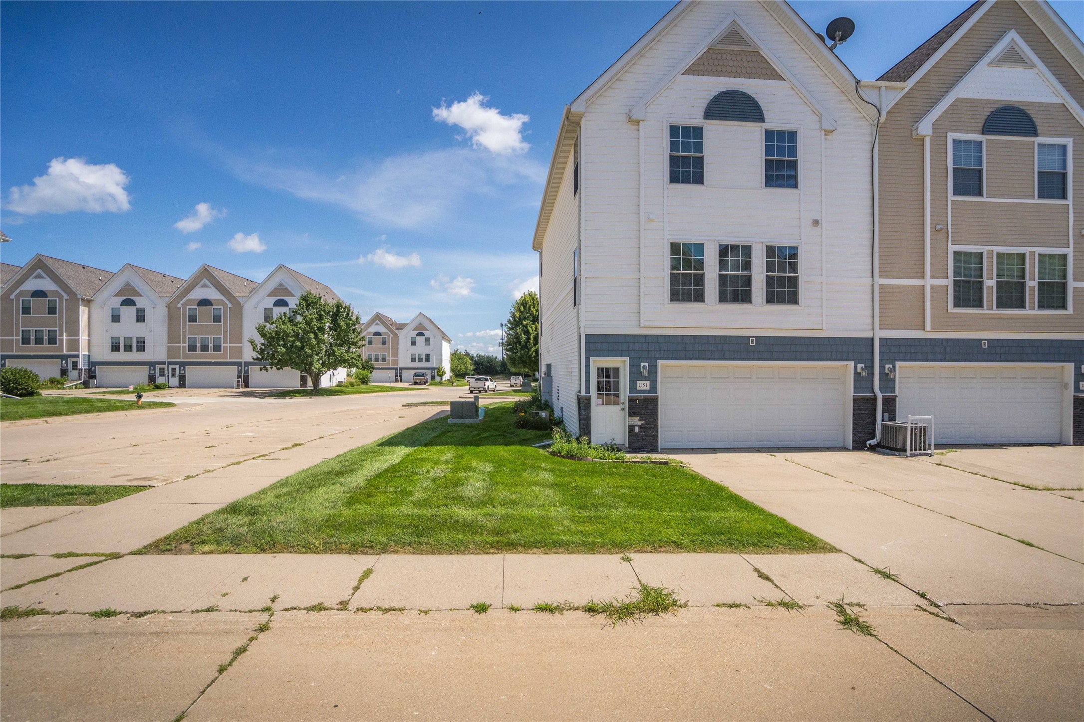 1151 SE Village View Lane