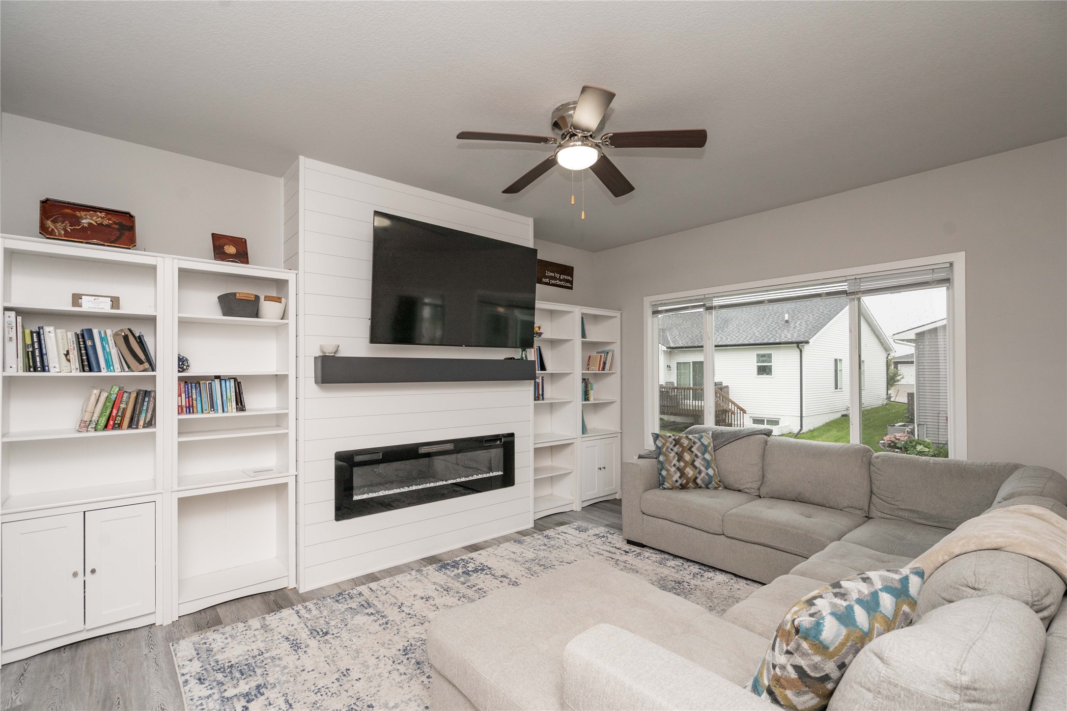 16632 Oakwood Drive