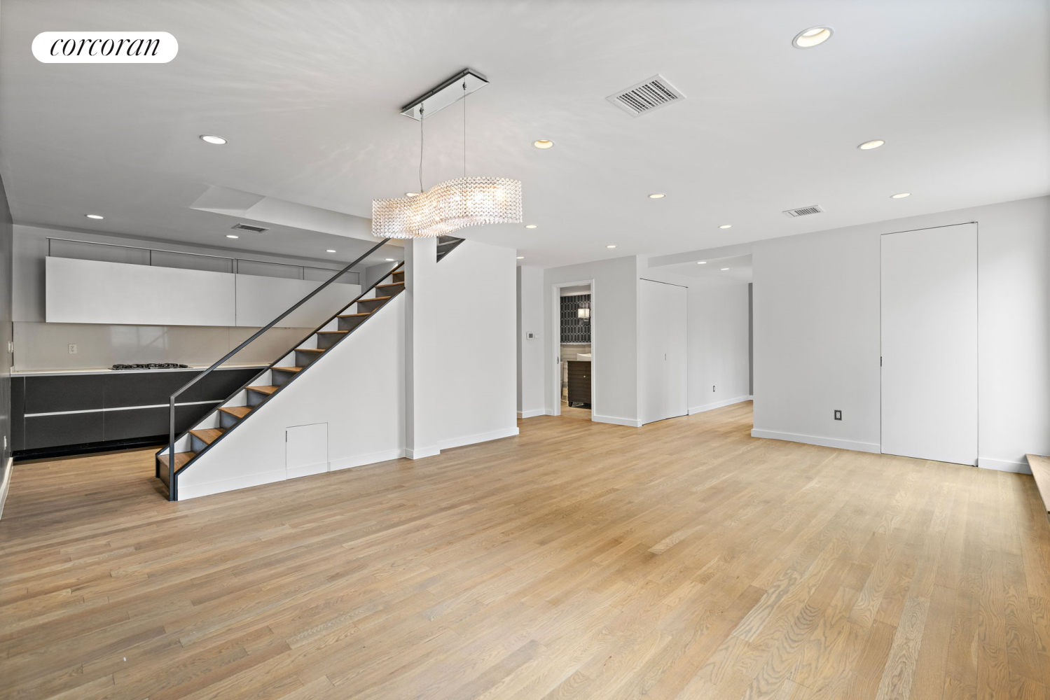 372 5TH Avenue PH10B