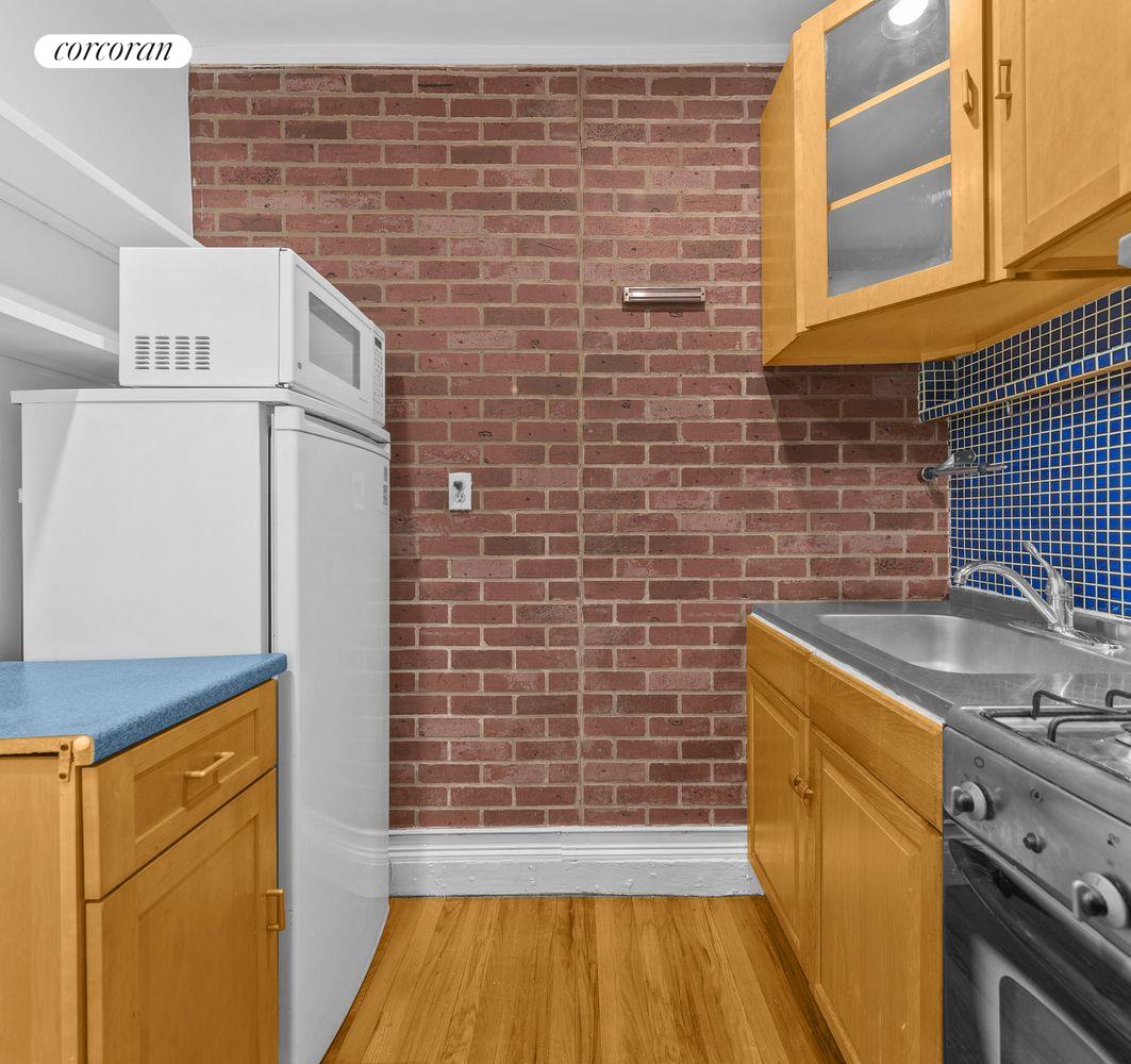 120 SUFFOLK Street 1A