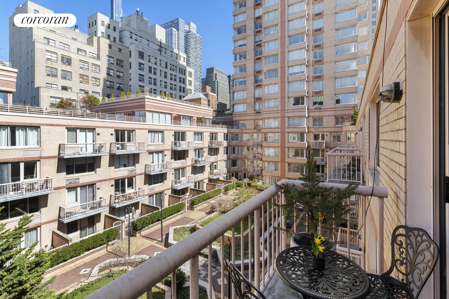 393 W 49TH Street 5CC