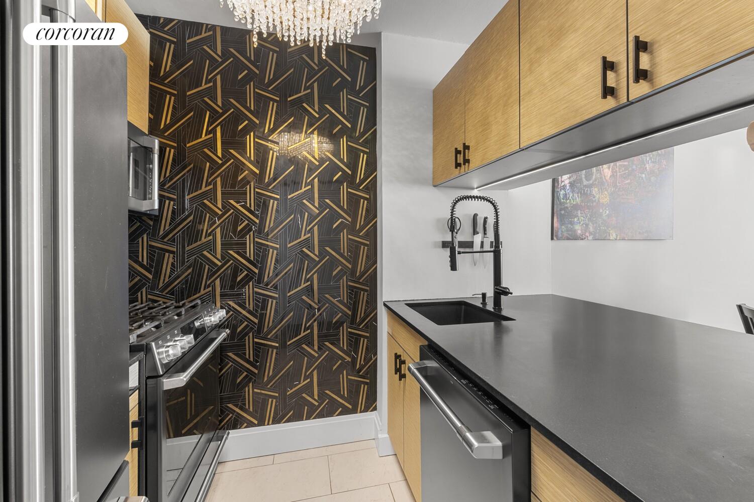 393 W 49TH Street 5CC