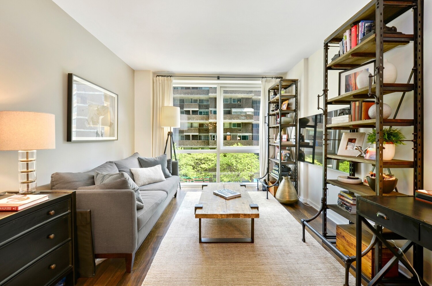 340 E 23RD Street 4K