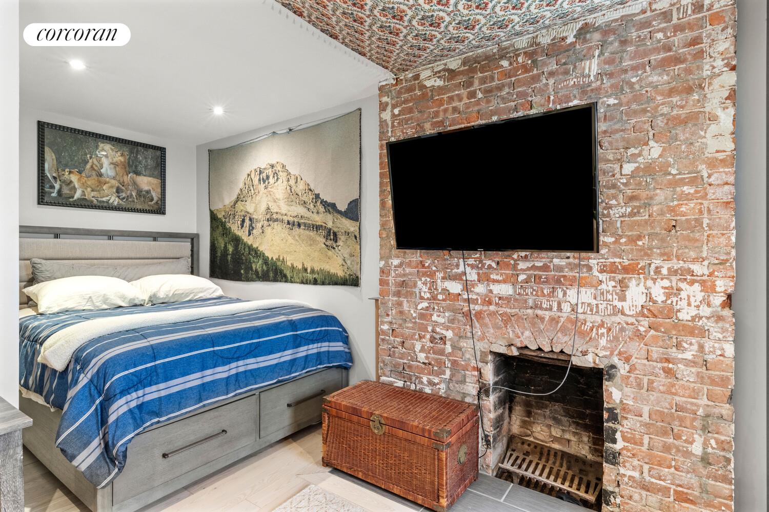 116 PERRY Street J53