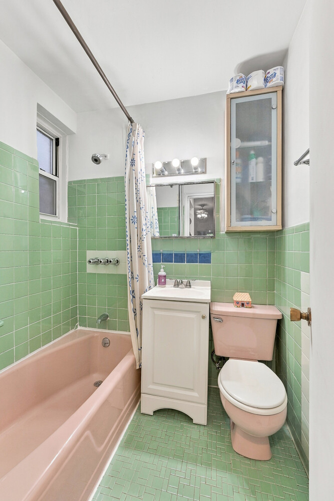 521 E 81ST Street 3D