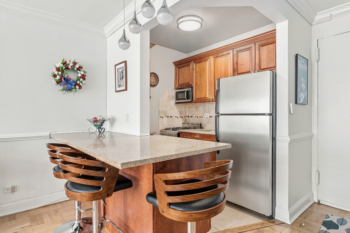 245 E 24TH Street 8D