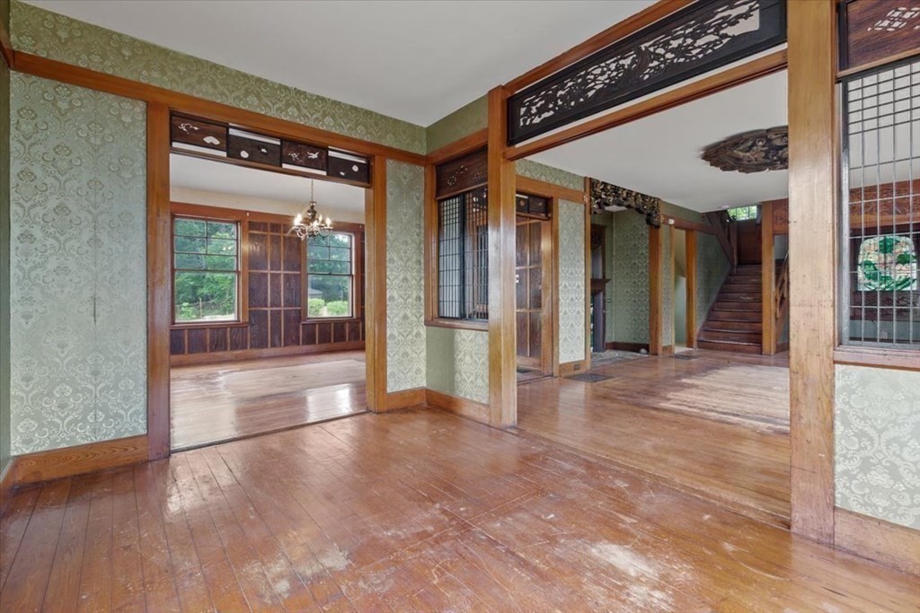 12 Laurel St