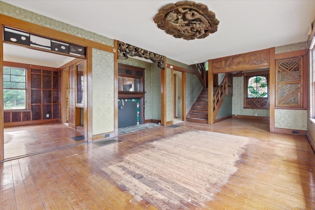 12 Laurel St