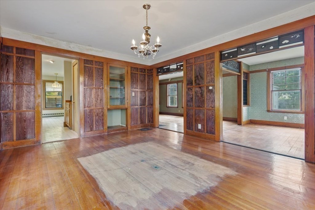 12 Laurel St