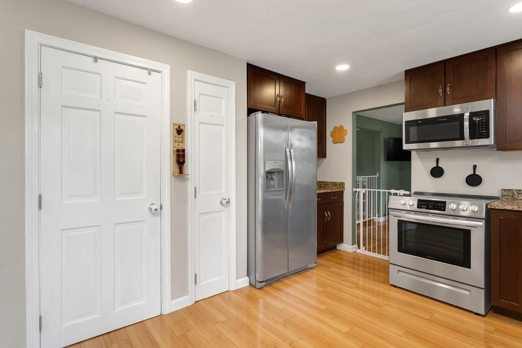 11 Louis Rd